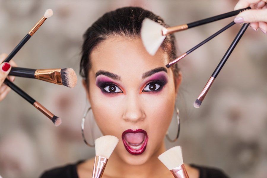 Start Selling Makeup in Mexico Without Hassle